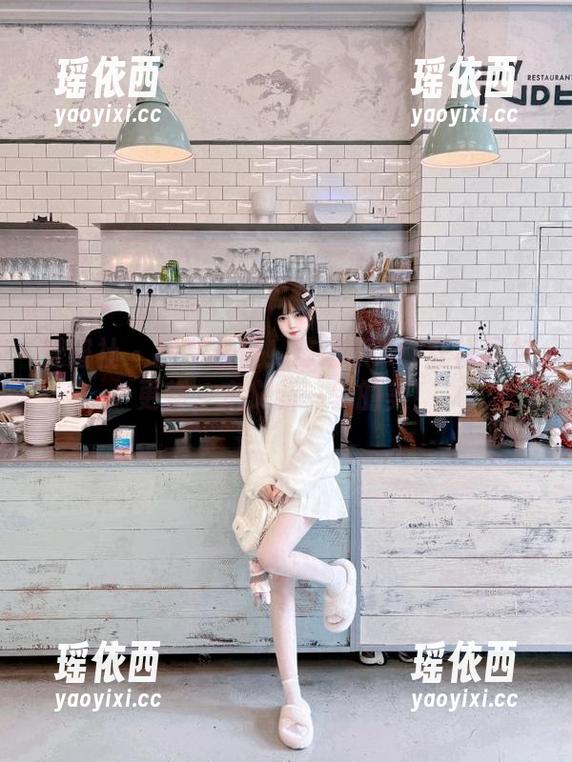 爱蜜社 - 超高颜值！陈思琪Art红裙图包更新，定义新一季的美！