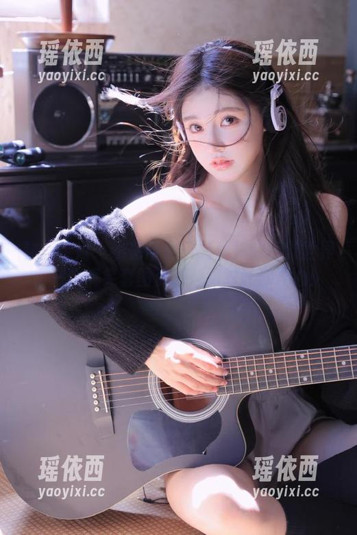 物恋传媒-小昭 物恋传媒 - 小昭带你玩转丝袜的幽默世界:一份搞笑套图资源,绝对让你开心!