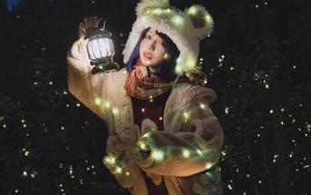 狐洛洛子的居家女友福利作品，为摄影爱好者带来震撼体验