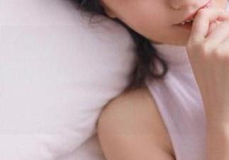 秀人网 – 私房写真里的Jennifer小若：丝袜演绎的经典之美，感受视觉与心灵的双重碰撞
