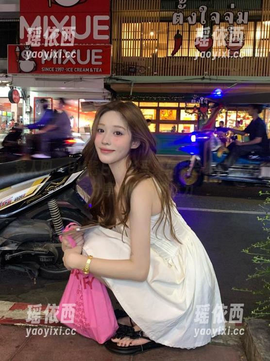 秀人网 - UU酱白衬衫写真精彩合集，与大家分享她的优雅魅力