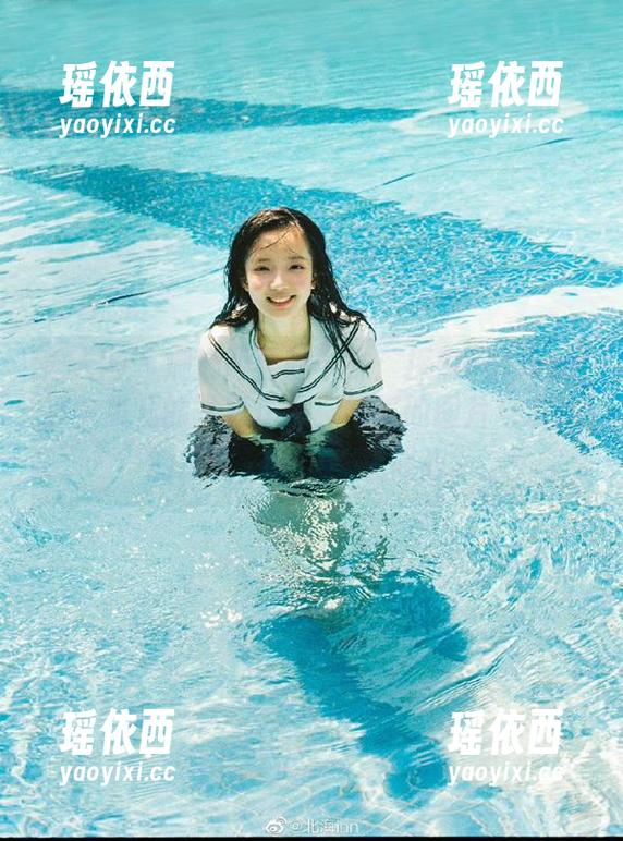 秀人网 - 姗姗而至的学妹：探索vetiver嘉宝贝儿的写真作品，细腻的图片与清新的原图，令人一见倾心。