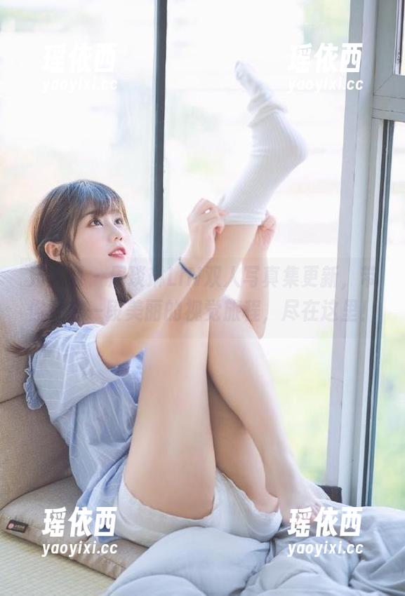 秀人网 - 周琰琳LIN双人写真集更新，带你开启一段美丽的视觉旅程，尽在这里！