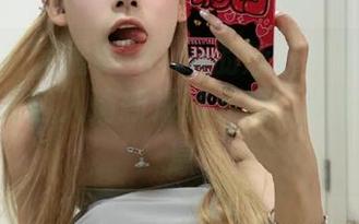 秀人网 – 大橘BBKira的泳衣写真探索：原图作品融入清新海滩元素，感受夏日气息