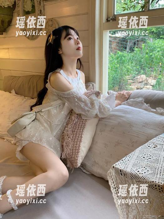 秀人网 - 迷人的安妮Tess护士高清写真作品集，每一张都是精致与温暖的完美结合，尽显她的甜美笑容！