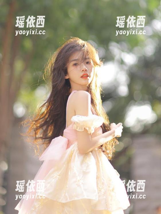 秀人网-小纯子 秀人网 - 小纯子优雅睡衣之美合集:分享她独特的个人风格