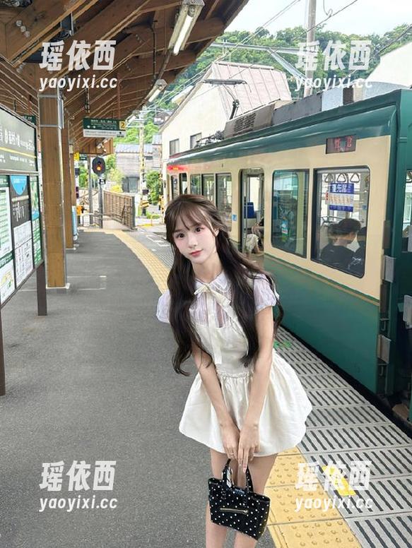 秀人网 - 小肉肉咪圣诞写真上线，最新图库为你奉上最美的节日瞬间！