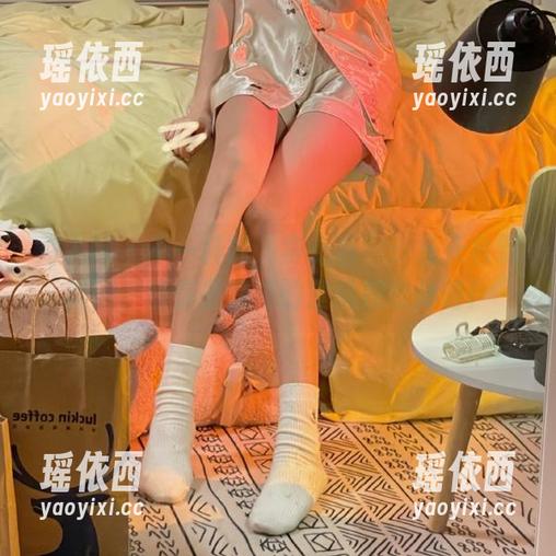 秀人网 - 不一样的“李七喜”：从天台到美图，给你最惊艳的壁纸视觉体验！