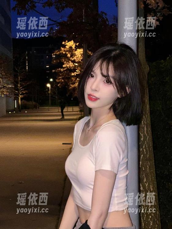 秀人网 - 美图分享：杨紫嫣Cynthia高跟鞋写真，让你领略不一样的妩媚之美
