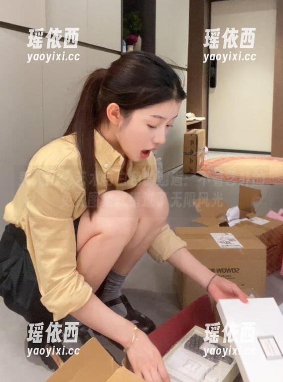 秀人网 - 艺术与白色的邂逅：不看艺轩的免费图集就错过了无限风光