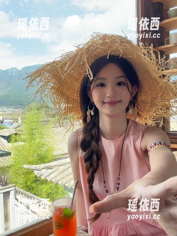 秀人网 - 走进谢小蒽的天使世界，观看她充满灵性的写真合集，带你翱翔云端！