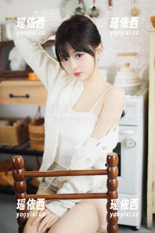 秀人网 - 领略陆萱萱cecillia穿水手服的无限魅力，高清壁纸带你进入她的世界
