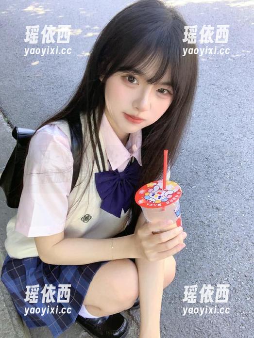 秀人网 - 高清探秘：陆萱萱cecillia与体操服的完美结合，分享她的魅力