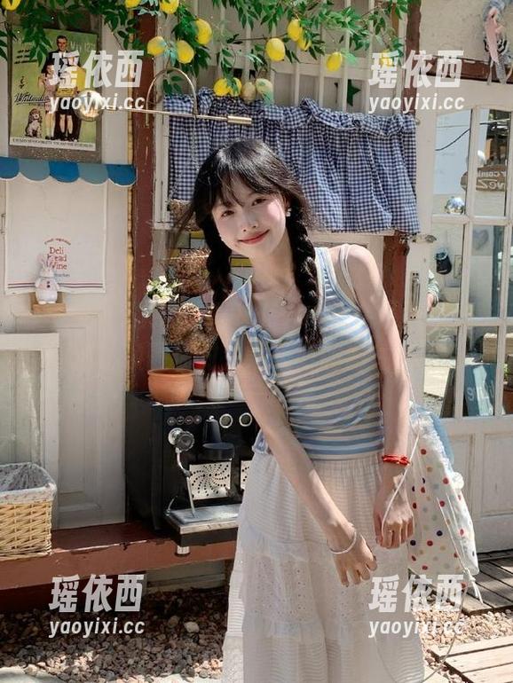 秀人网 - 陈念灵Vickyao天台写真图片更新，唤醒你对生活美好的向往与期待