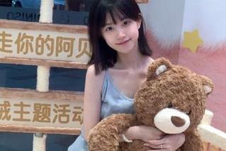秀人网 – 清新脱俗的麦田白裙写真合集全新更新，唤醒你的浪漫与幻想