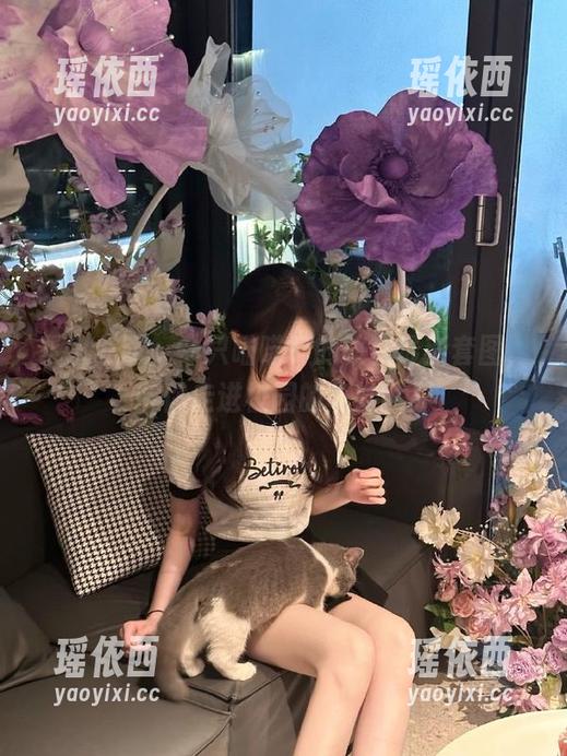紧急企划 - 一只喵喵梓的教室最新套图，带你走进校园的奇妙世界