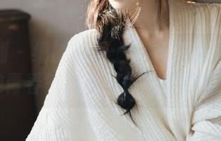 紧急企划 – 细腻刻画：小枫JK制服写真图片中的青春气息唤起你心中的美好回忆