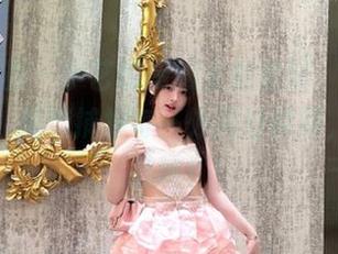 绮梦摄影 – 小艺的厨娘主题套图,整合丰富资源,细腻捕捉每一处美好瞬间,等你来品味!