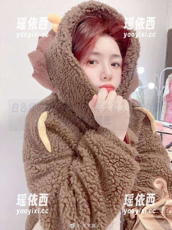 白色樱桃体操服之美：羊大真人写真合集与套图大揭密