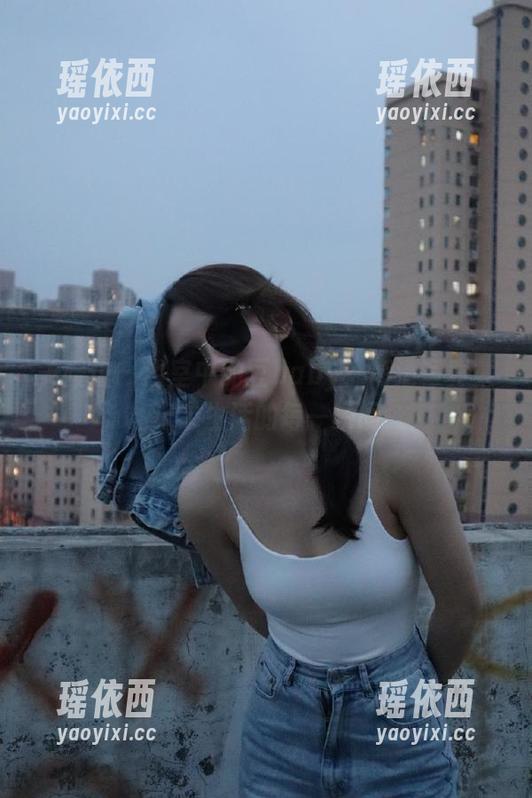 美媛馆 - 浴室中的豆baby：高清写真集记录生活的每一瞬间