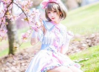 花柒Hana最新作品集上线：明日方舟-守夜冠军w的视觉故事，与你分享无尽灵感！