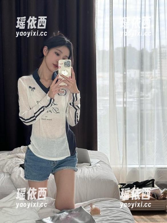 花漾show - 张思允Nice全套灰丝图集将优雅与时尚完美结合，点亮你的视觉盛宴！