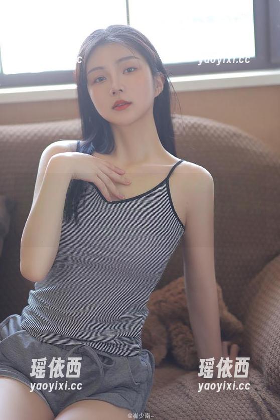 花漾show - 在绮里嘉ula的裸足作品中寻找灵感，下载超美图包，让你的生活充满艺术气息！