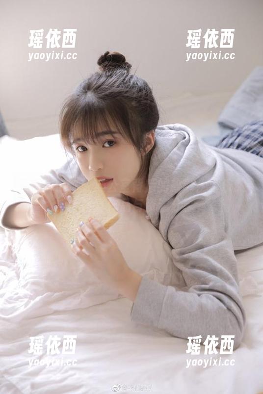花漾show - 办公室背后的故事：黄乐然的写真作品与资源分享