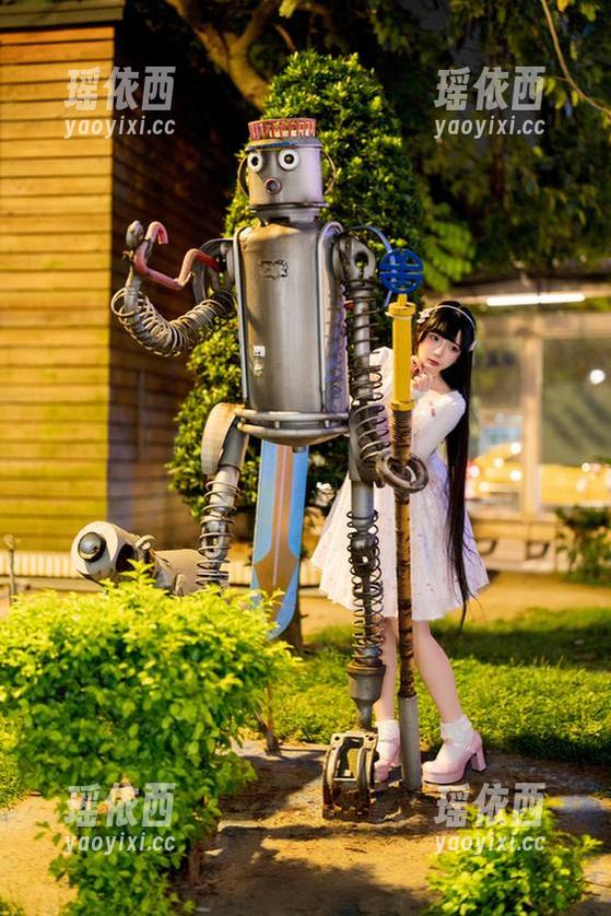 落落Raku 用心分享落落Raku的礼服写真,体验优雅与气质的双重盛宴