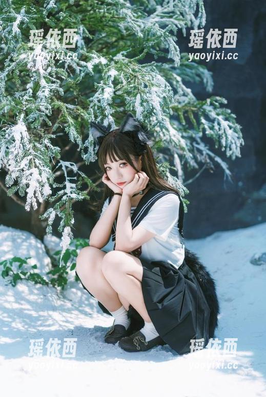 蜜桃社 - 雪飞独特制服写真作品集，融合美丽与创意，彰显青春气息