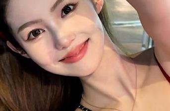 袜涩 – 用图片展现可心的睡衣艺术，照片好看的让人心痒难耐
