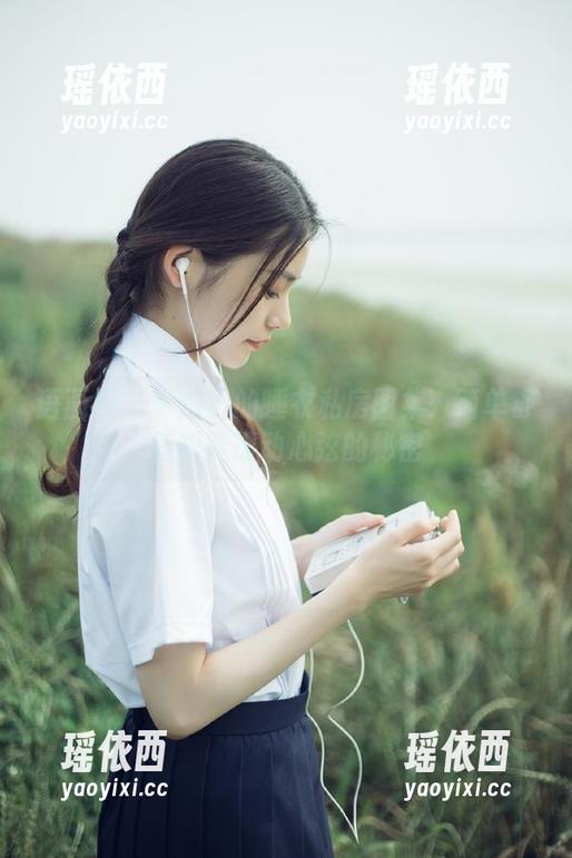 语画界 - 小热巴的睡衣私房图集：简单舒适却能撩动心弦的秘密