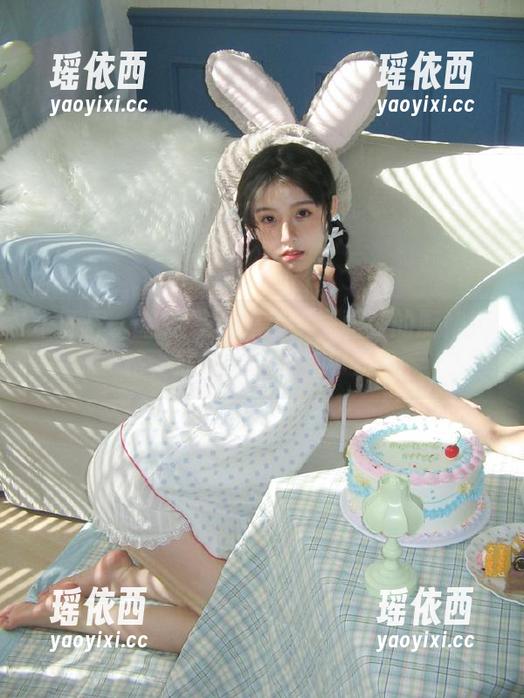 语画界-李丽莎 语画界 - 私拍写真之美:李丽莎的厨娘风格,展现生活中的小确幸