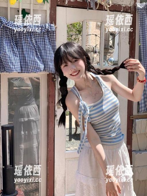 语画界 - 甜心杨紫嫣的私房写真图集：清新优雅，仿佛梦中降临