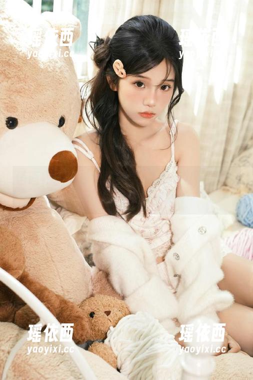 语画界 - 透视职场美学：言沫简雅制服写真，网盘热辣来袭