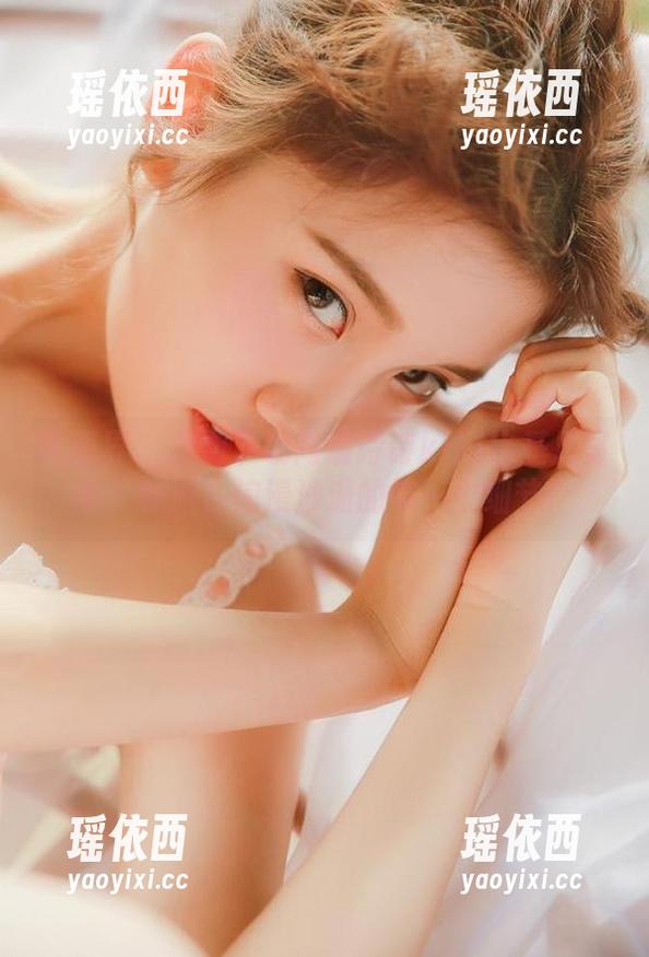 语画界 - 免费下载高清诗诗kiki比基尼写真，畅游在浪漫沙滩的每一个细节！