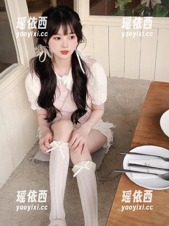 轰趴猫-艾小青 轰趴猫 - 福利与美的碰撞,艾小青丝袜原图邀你一起体验不一样的诱惑!