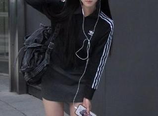 轰趴猫 – 跟随陈雅漫的步伐,探索黑色全套写真图集的无限可能