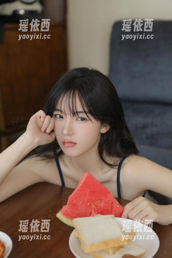 轻兰映画 轻兰映画黑系女仆写真图册:用黑色诠释优雅与个性的双重魅力