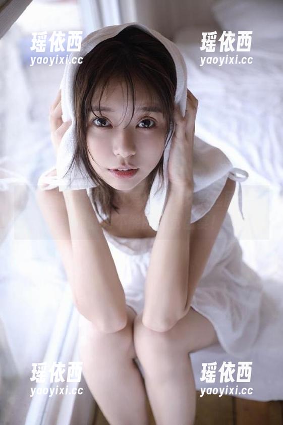 轻兰映画 探秘轻兰映画:可爱短发少女黑丝图包,让你欲罢不能的视觉盛宴!