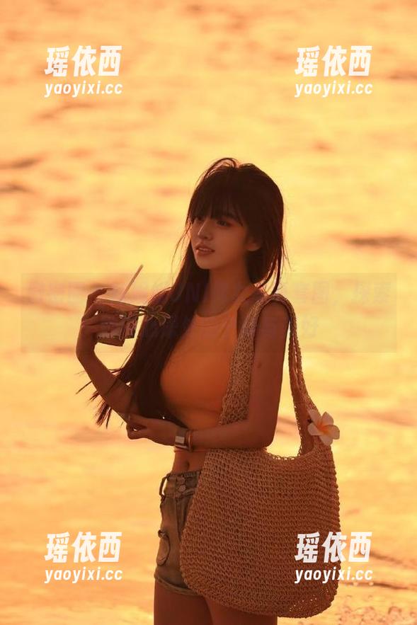 陈妮妮UNI 微密圈 - 陈妮妮UNI修女写真套图,探索她内心深处的宁静与美好