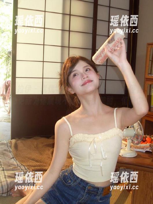 雅拉伊-优优 雅拉伊 - 优优学姐最新写真合集:不停止的更新为你展现不同风格的美丽,值得你收藏!