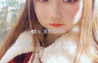 精选雪琪SAMA的牛仔黑丝大姐姐写真集：时尚与风情的完美碰撞