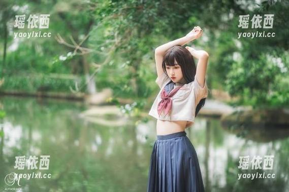 霜月shimo办公室高清写真：无法抵挡的职场风采照片分享