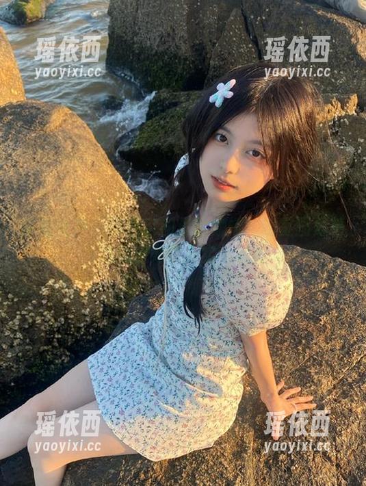 青丘女神 - 私密空间里的娜娜：浴室图集精选展现她的真实与美丽