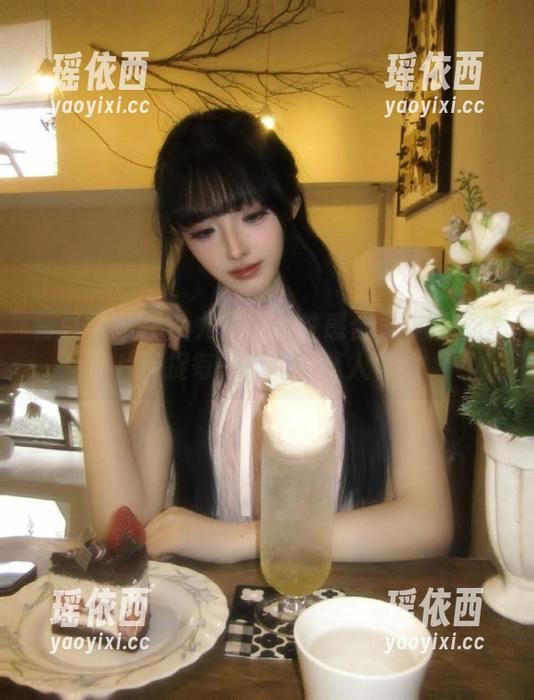 青豆客 - Ann尤美黑丝性感合集：精彩图片捕捉每一瞬间的迷人气息
