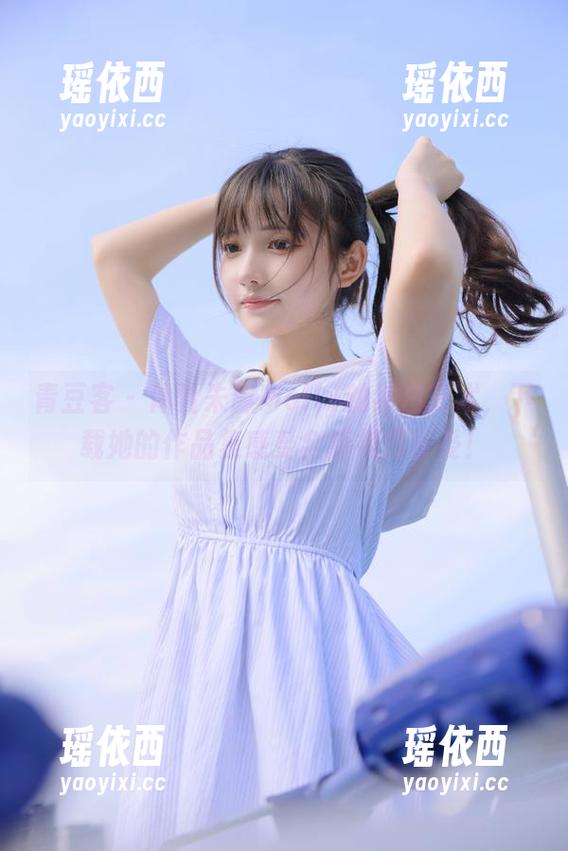 青豆客 - 体验朱赢Molly的纯白艺术，下载她的作品集感受全新视觉享受！