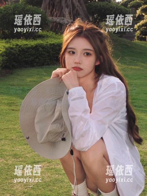 顽味生活 - K8傲娇萌萌Vivian的作品全集，带你领略美腿图库的无尽魅力！