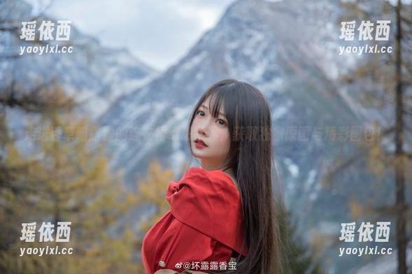 香草喵露露 走进香草喵露露的连衣裙幻想世界,获取独家原图与精彩图包!