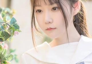 香草喵露露携小露乱撞泳装，无圣光写真展现夏日活力!